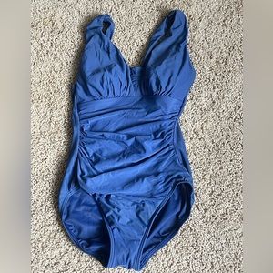 Lands End SlenderSuit, Size 4L